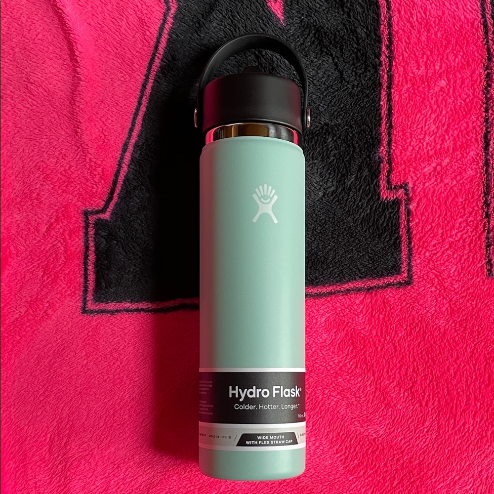 Hydro Flask Seafoam Bottle with Black Lid